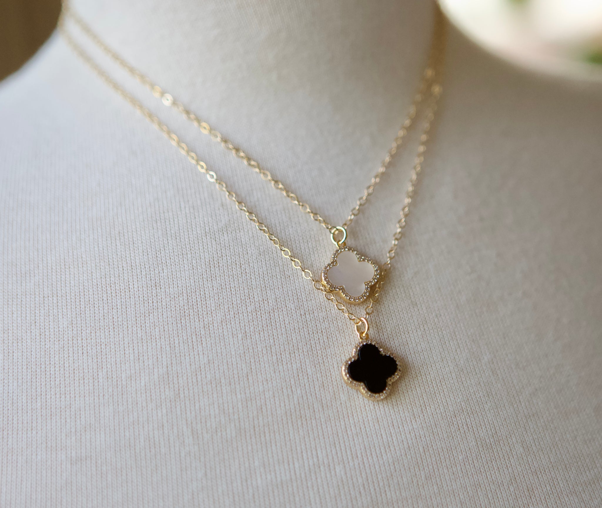 Necklace - Clover (Black) | 18K Yellow Gold